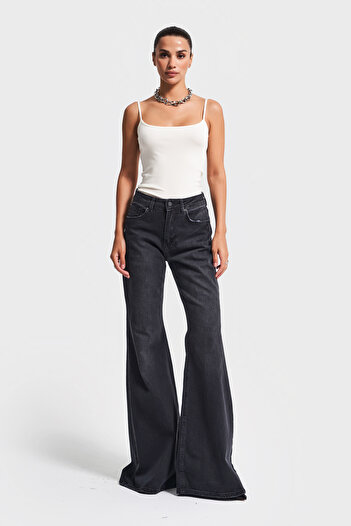 its basic Women's Dark Smoked Color 2W5-1 Flare Fit Comfort Fabric Inner Length 83cm Denim Jean