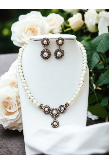 FAYRA ACCESSORIES Crystal Stone Daisy Figure Pearl Necklace and Pearl Earring Set