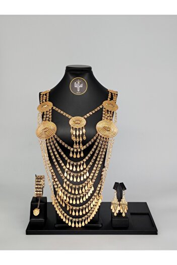 GENERIC4 Large 21 karat gold alternative royal set consisting of 4 pieces with a luxurious top