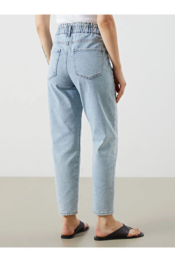 LC Waikiki Beli Lastikli Slim Mom Kadın Jean Pantolon