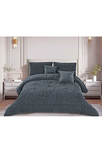 SNOOZYL A double winter bedspread made of soft velvet and luxurious fur to provide warmth and add beauty and elegance to your room.
