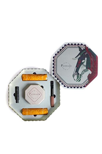 Passage Horse Box 2 – Zomord Oud Mubakhar, Mini Lighter (Black), Black Tong & 2 Rolls of Charcoal