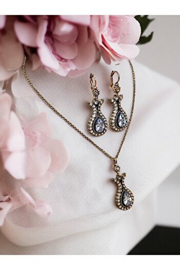 FAYRA ACCESSORIES Zircon Stone Tulip Figured Earrings and Necklace Set