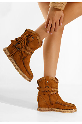 B T Shoes Camelové mocc kozačky Izenite