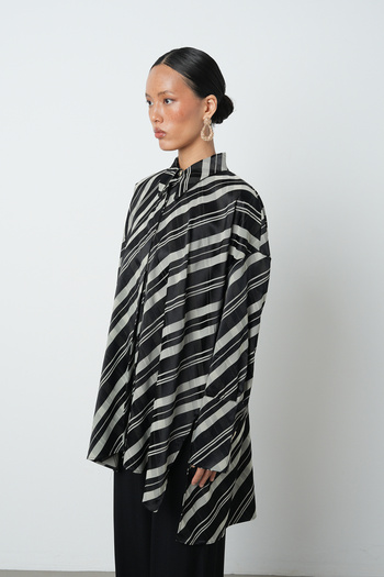 Orfeo Negro Women's Black Color Horizontal Stripe Patterned Oversize Long Hijab Shirt