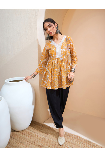 Sassafras By Styli Mustard Floral Cambric V Neck Peplum Kurti