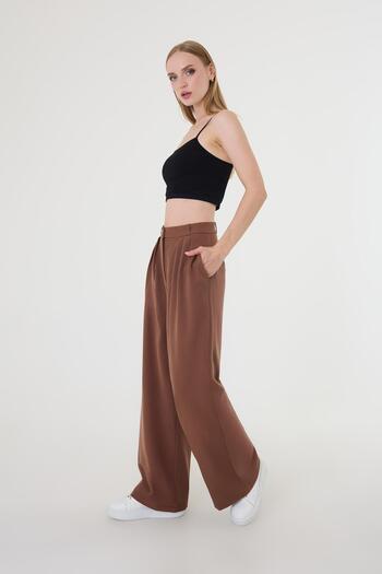 Hazel Women's Brown Pleat Detailed Palazzo Trousers