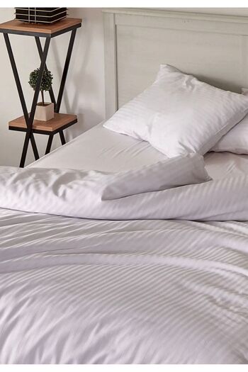 Belsina Home Single Striped Satin Thick Zippered Duvet Cover Bed Cover & Dense Woven Fabric 160X220 cm