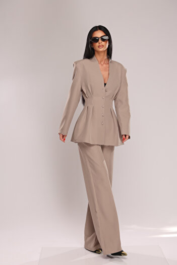 Pretty Elegant office suit for women
