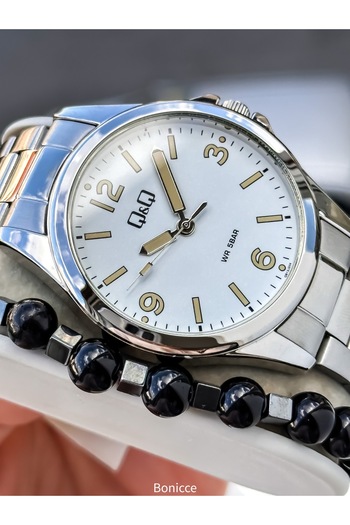 Q&Q Men's Wristwatch, Silver Steel Band with Numbers, 5 Atm Water Resistant, Bracelet Gift