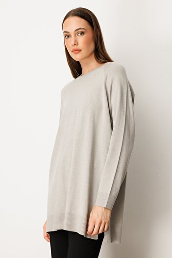 On Fashion Buttoned Back Crew Neck Sweater Gray-65413