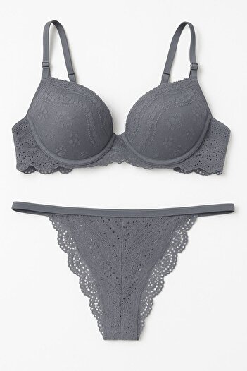 DOSESA Gray Lace Padded Underwire Bra Set – Elegant & Comfortable