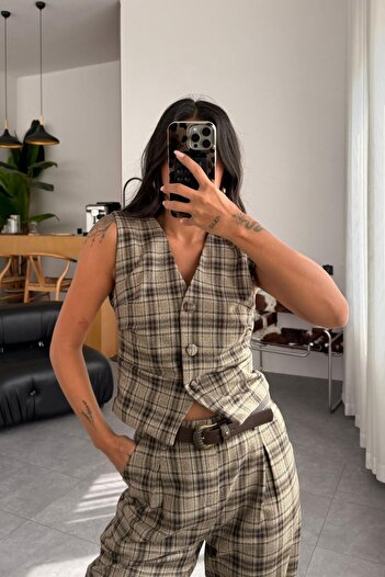 Le Savu Shilsee Plaid Pattern Side Ruched Buttoned Vest