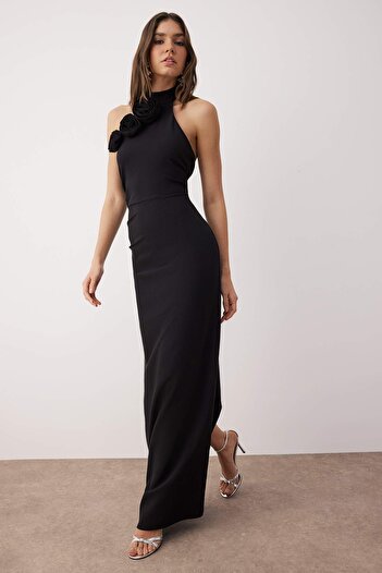 Trendyol Collection Schwarzes, detailliertes, gewebtes, langes, stilvolles Abendkleid, Nachtabschlusskleid TPRSS24AE00011