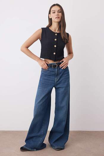 Trendyol Collection Black Textured Buttoned Fitted Crop Stretchy Knitted Blouse Vest Twoaw26Ye00059