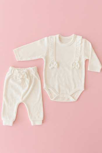 Bond Bestie Baby Velvet Set 2 Piece Newborn Bodysuit & Pants Long Sleeve Bow Detail Velvet Outfit