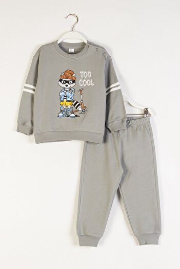 ww waka waka kids store Момчешки комплект спортен екип „Too Cool“ с принт на суитшърт и долнище