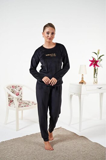 Estiva Women's Winter Velvet Pajama Set