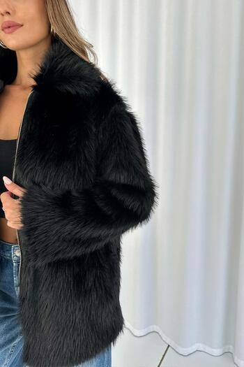 Mine Tan Butik Women's Fur Coat with Zipper Detail - Black