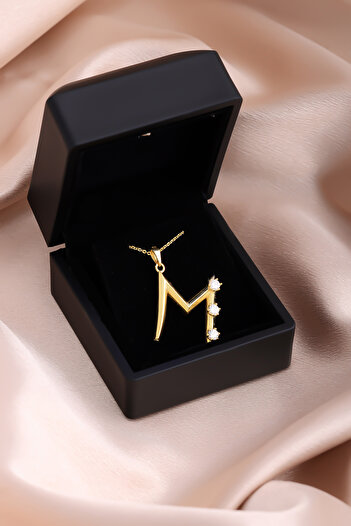 Lucente Jewellery Luxury Serisi Işıklı Hediye Kutulu 925 Ayar Altın Gümüş Kaplama M Harfi Taşlı Balon Harf Kolye