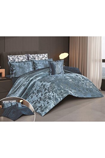 Red Rose A luxurious royal winter double bed quilt set that provides warmth and comfort, made of soft velvet, measuring 170*220 cm.