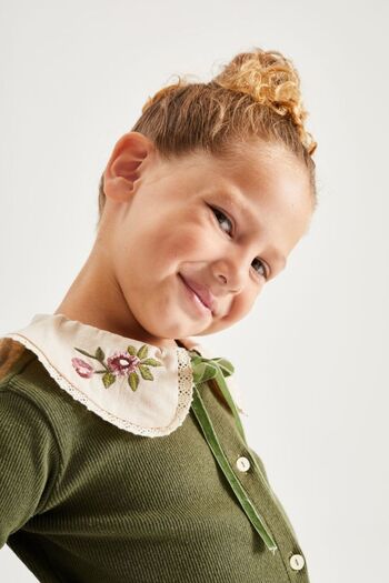 MODA Double Set with Flower Collar Embroidery