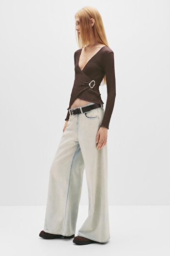 Pull & Bear Crêpe crossover top with buckle