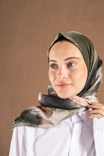 Akel Decode Scarf Pastel Pattern