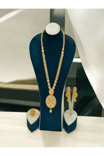 GENERIC4 4-piece gold replacement set with a luxurious box