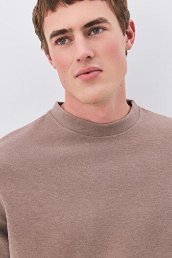 Trendiz Men's slim fit cotton thessaloniki fabric crew neck sweatshirt camel