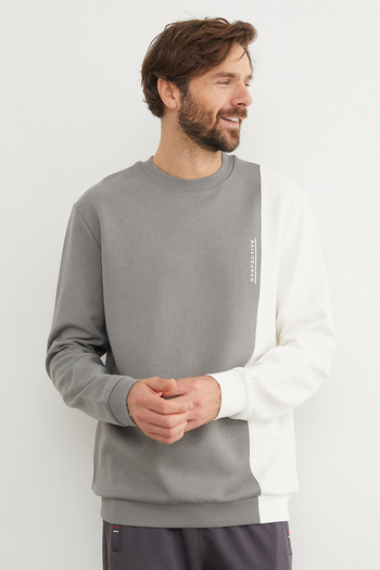 Fulla Moda Respective Text Printed Color Block Sweatshirt
