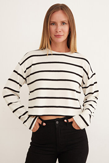 Fulla Moda Striped Crop Slim Knitwear Sweater