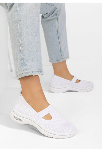 B T Shoes Freeda women's casual shoes, white