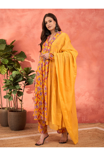 Sassafras By Styli Yellow Floral Cambric V Neck Kurta, Pencil Pants and Dupatta Set