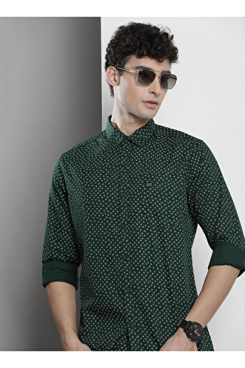 The Indian Garage Co By Styli Men Dark Green Ditsy Print Shirt with Slim Collar