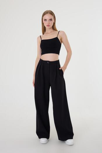 Hazel Woman's black pleated detail Palazzo Pants