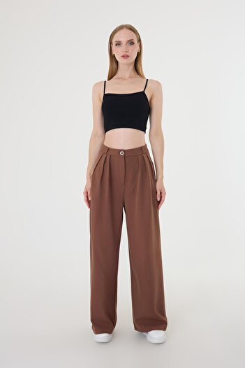 Hazel Women's Brown Pleat Detailed Palazzo Trousers