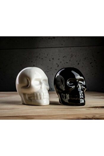 Gadget Master Salt and Pepper Containers Shaped Like Skulls