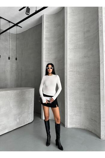 FERZOLAİO Crew Neck Finger-Loop White Blouse