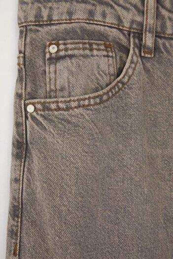 Trendyol Curve Graue Jeans mit hoher Taille und weitem Bein in Übergröße TBBSS24CJ00028