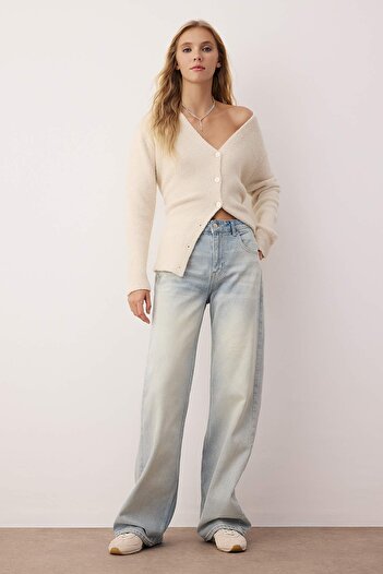 Trendyol Collection Blugi albastri vintage spălați cu talie înaltă și picioare largi TWOAW26JE00072