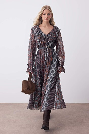 Trendyol Collection Multi-Colored Boho Printed Ruffle Detail Skater/Waist Cut-Out Midi Stretchy Knitted Dress Twoaw26El00250