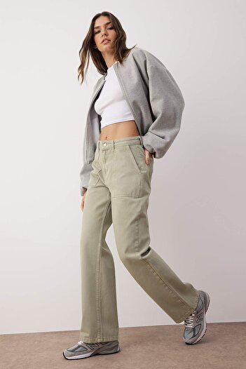 Trendyol Collection Jeans mit hoher Taille und weitem Bein und Taschendetail in Steinoptik TWOAW22JE0595
