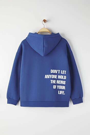 Trendyol Curve Blue Hooded Slogan Printed Knitted Oversized Sweatshirt Tbbaw26Ao00015