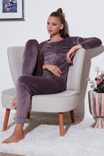 Lela Standard Fit Crew Neck Soft Velvet Pajama Set Pajama Set 6094202