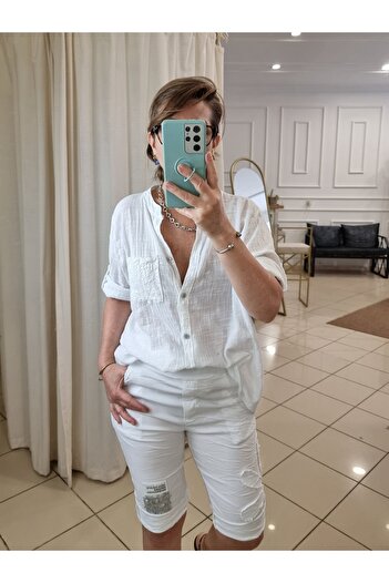 pudubutik Sequined Lycra Italian White Bermuda Shorts