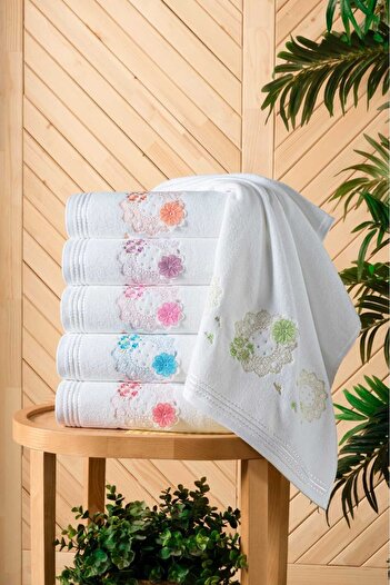 Fiesta Aybüke White Velvet 3D Embroidered Boxed 50X90 cm 100% Cotton