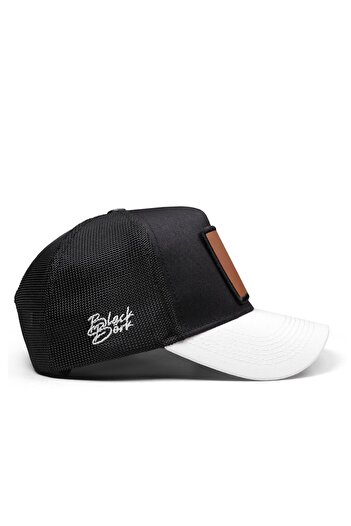 BlackBörk Λευκό-μαύρο καπέλο Trucker με λογότυπο μεγέθους 7