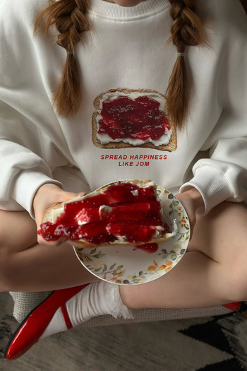 The Champ Clothing Γυναικείο φούτερ oversize φόρεμα Bakery Jam Toast με στάμπα λευκό – Crew Neck, 3 Thread Fleece