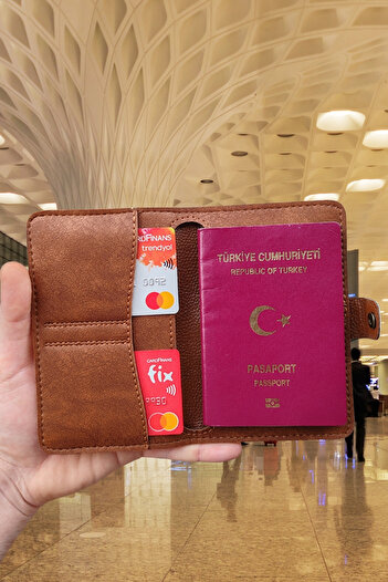 Vardo Esther Design Wallet with Business Card Holder & Passport & License Case Unisex